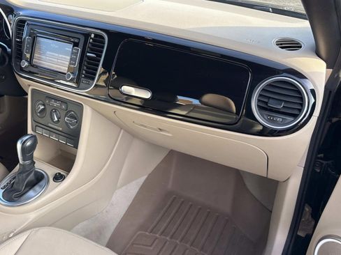 Used 2014 Volkswagen Beetle 1.8T image 10