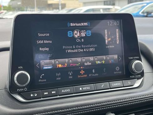 Used 2024 Nissan Rogue S FWD image 28