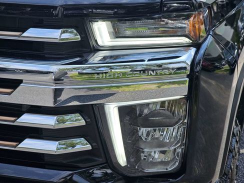Used 2022 Chevrolet Silverado 2500 High Country w/ Safety Package II AWD/4WD image 10