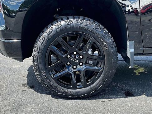 Used 2023 Chevrolet Silverado 1500 Custom Trail Boss AWD/4WD image 7