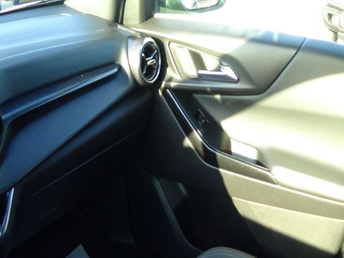 Used 2025 Chevrolet Equinox LT image 25