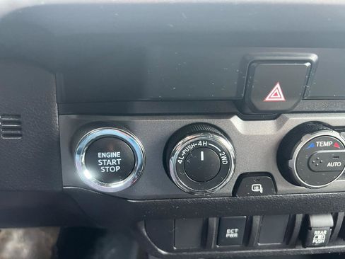 Used 2023 Toyota Tacoma TRD Sport w/ Black Out Package (TMS) image 20