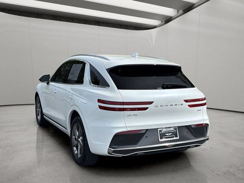 Certified 2026 Genesis GV70 2.5T AWD/4WD image 3