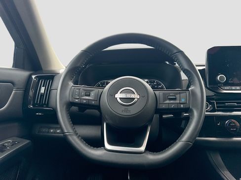 Used 2023 Nissan Pathfinder SV w/ SV Premium Package AWD/4WD image 23