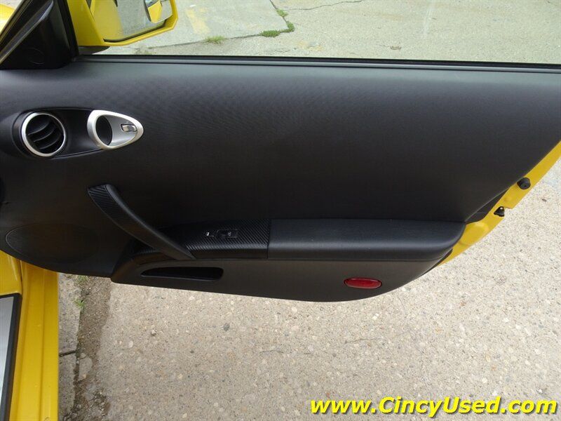 Used 2005 Nissan 350Z Enthusiast RWD image 31