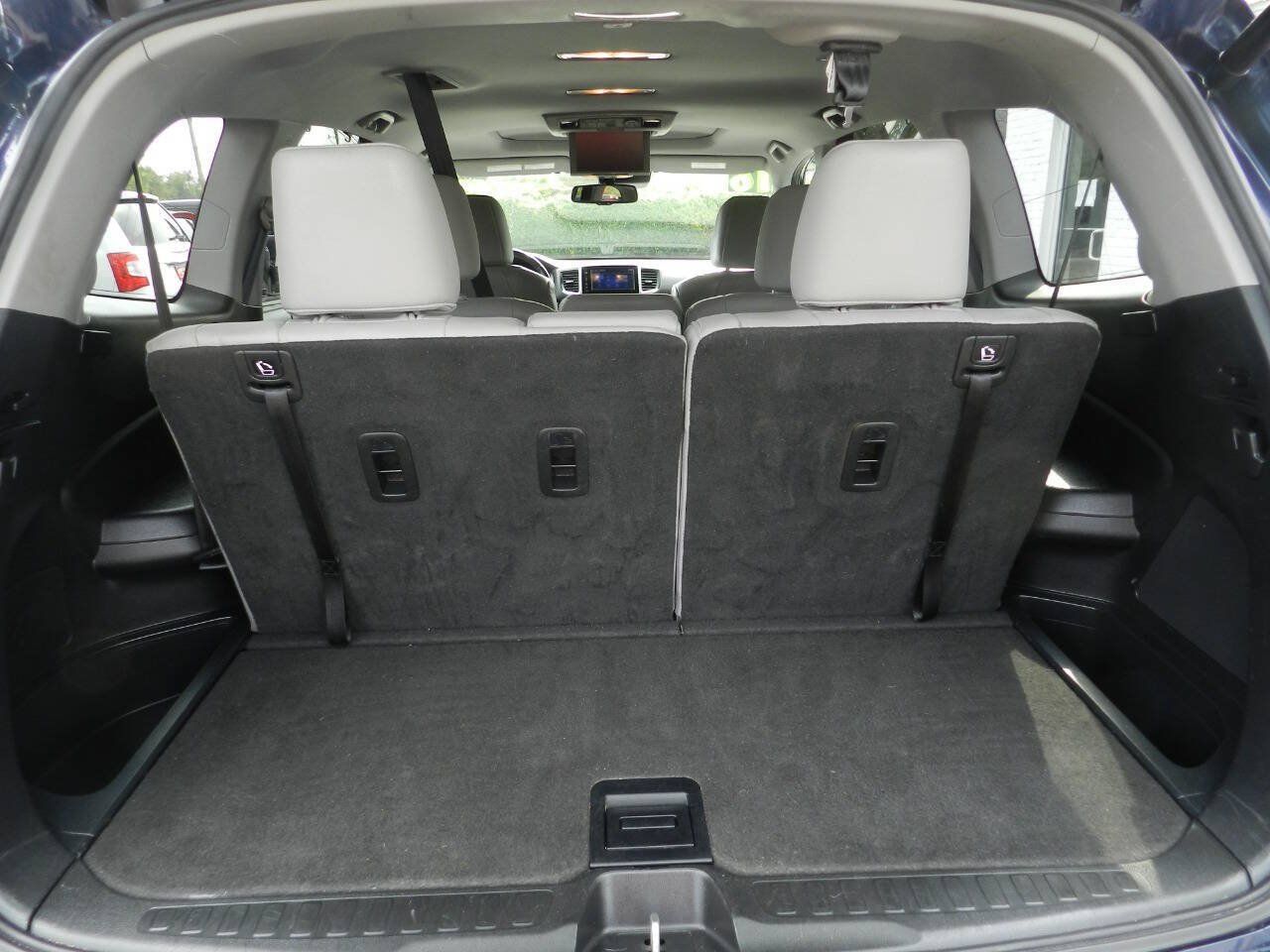 Used 2016 Honda Pilot Touring image 19