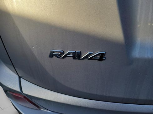 Used 2018 Toyota RAV4 XLE w/ Plus Extra Value Package image 24