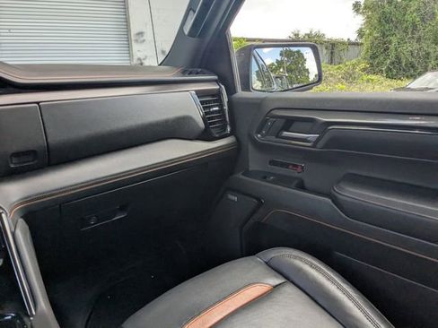 Used 2024 GMC Sierra 1500 AT4 image 17