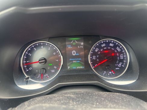 Used 2020 Toyota RAV4 XLE FWD image 32