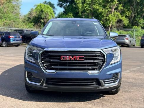 Used 2024 GMC Terrain SLE w/ Driver Convenience Package AWD/4WD image 3