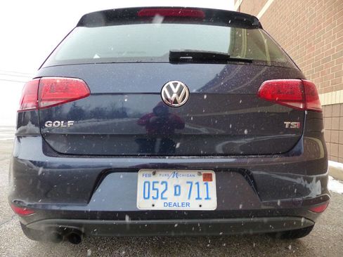 Used 2016 Volkswagen Golf SE image 8