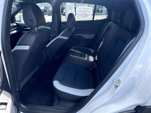 Used 2024 Buick Envista Preferred w/ Convenience I Package FWD image 23