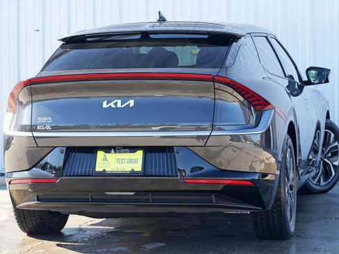 Used 2022 Kia EV6 Wind image 4