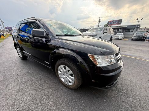 Used 2016 Dodge Journey SE w/ Flexible Seating Group FWD image 1