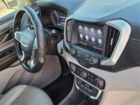 Used 2022 GMC Terrain SLT image 11