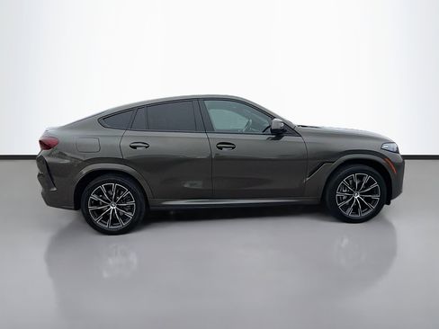 Used 2025 BMW X6 xDrive40i w/ Premium Package image 2