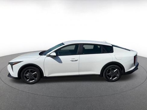 Used 2025 Kia K4 LXS image 9