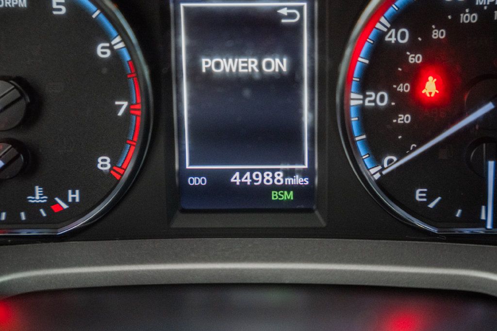 Used 2018 Toyota RAV4 Limited AWD/4WD image 44