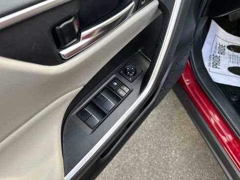 Used 2021 Toyota RAV4 XLE Premium image 15