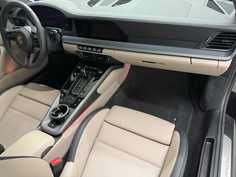 Used 2025 Porsche 911 Carrera RWD image 9