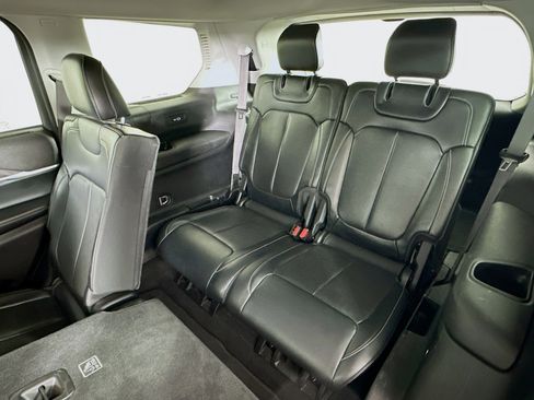 Used 2021 Jeep Grand Cherokee L Limited w/ Luxury Tech Group II image 29