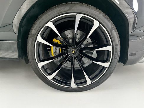Used 2021 Lamborghini Urus AWD/4WD image 30
