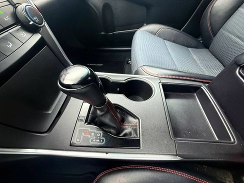 Used 2015 Toyota Camry SE FWD image 16