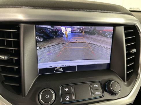Used 2023 GMC Acadia SLE w/ Driver Convenience Package FWD image 17