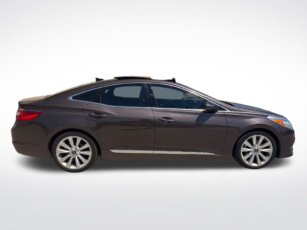 Used 2016 Hyundai Azera Limited FWD image 2