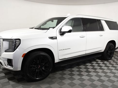 Used 2022 GMC Yukon XL SLT w/ SLT Premium Package AWD/4WD image 2
