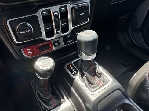 Used 2018 Jeep Wrangler Unlimited Rubicon AWD/4WD image 26