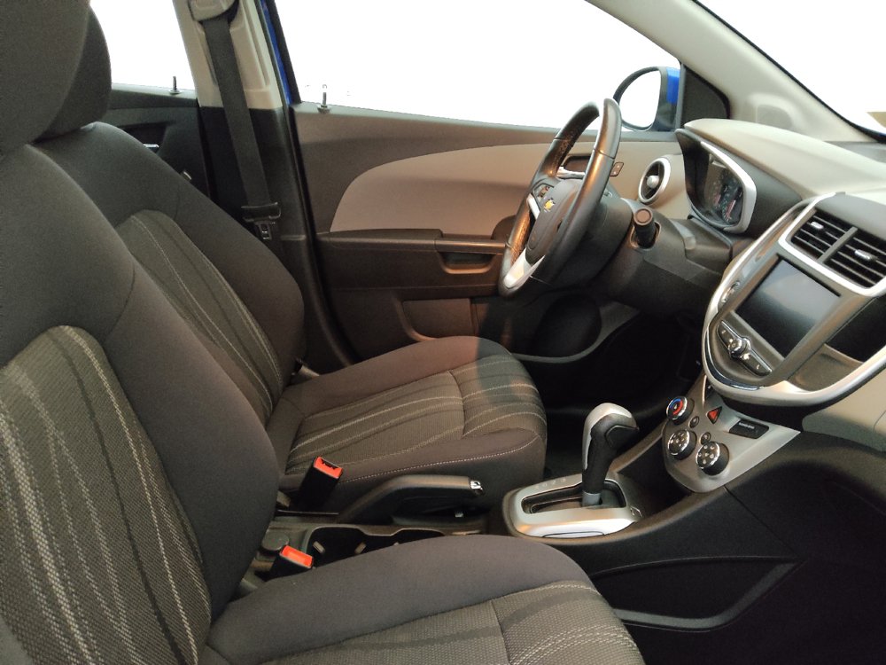 Used 2020 Chevrolet Sonic LT w/ Convenience Package FWD image 21