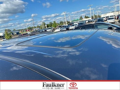 Used 2024 Toyota Sienna XLE AWD/4WD image 19