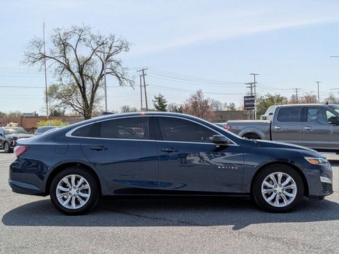 Used 2019 Chevrolet Malibu LT w/ Driver Confidence Package II image 4