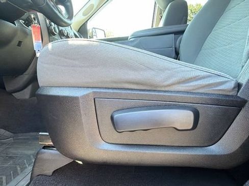 Used 2017 RAM 1500 Express AWD/4WD image 18