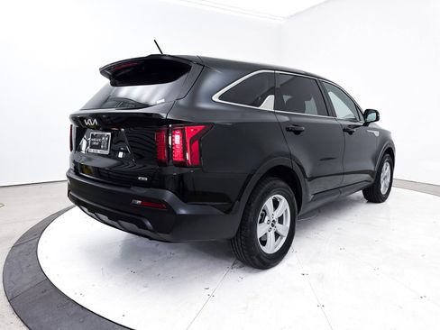 Used 2023 Kia Sorento LX image 18