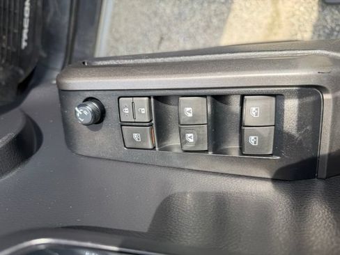 Used 2020 Toyota Tacoma TRD Sport w/ Technology Package AWD/4WD image 17