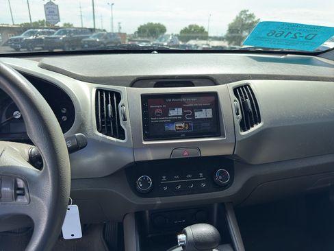 Used 2012 Kia Sportage LX FWD image 11