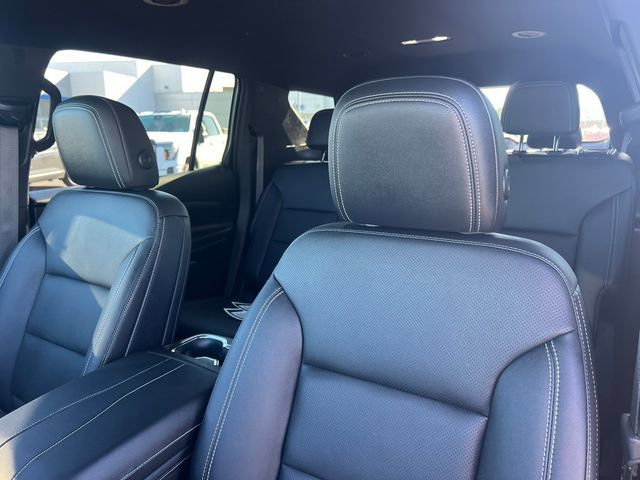 Used 2026 Chevrolet Traverse LT AWD/4WD image 12
