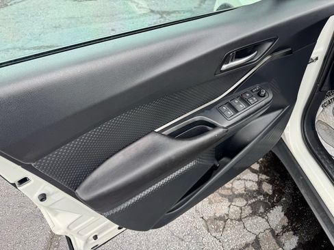 Used 2018 Toyota C-HR XLE FWD image 12