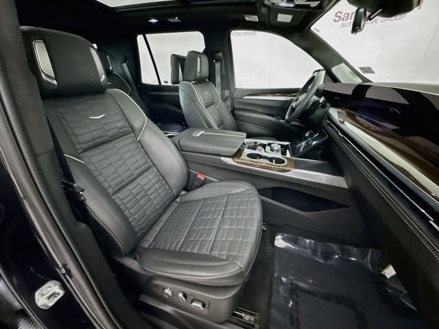 Used 2025 Cadillac Escalade Sport Platinum AWD/4WD image 31