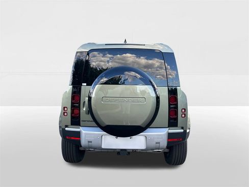 New 2025 Land Rover Defender 110 S image 3