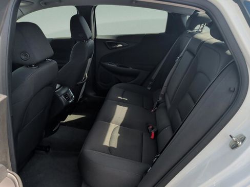 Used 2025 Chevrolet Malibu LT image 28