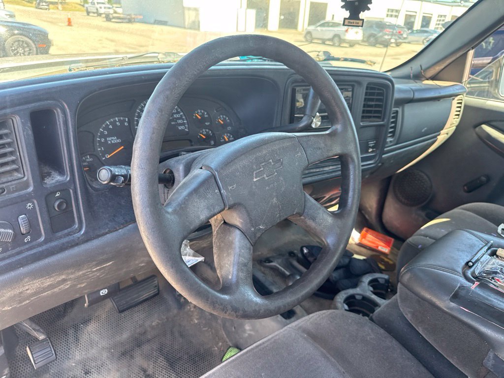 Used 2005 Chevrolet Silverado 2500 W/T w/ Skid Plate Package AWD/4WD image 14