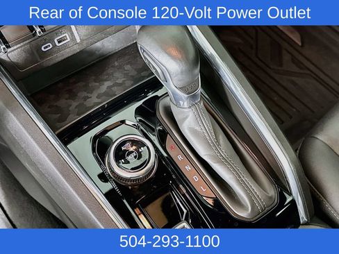 Used 2024 GMC Canyon Elevation w/ Elevation Premium Package AWD/4WD image 18