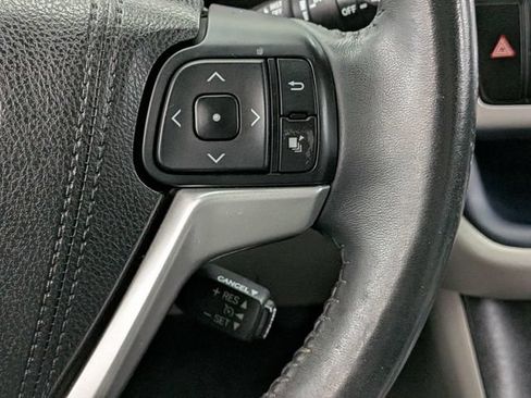Used 2016 Toyota Highlander XLE AWD/4WD image 29