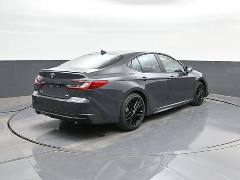 Used 2026 Toyota Camry SE FWD image 11