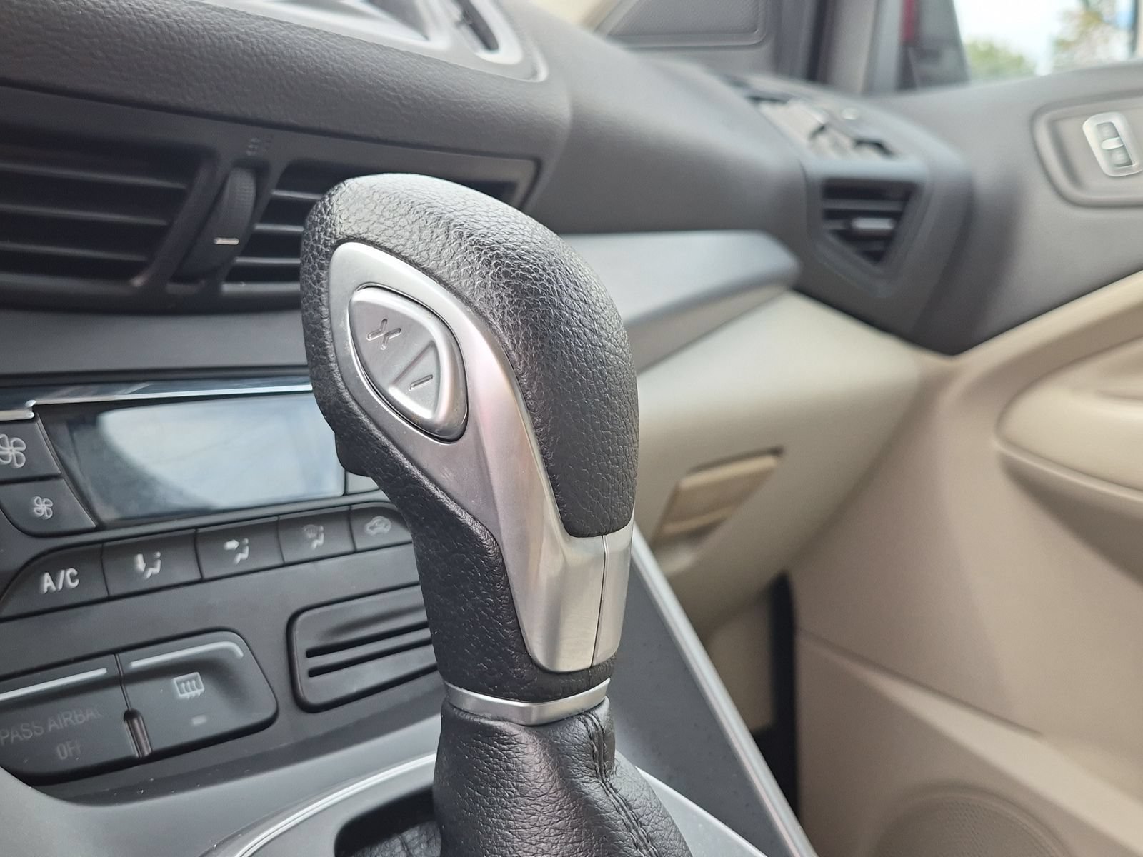 Used 2014 Ford Escape SE w/ Equipment Group 201A FWD image 25