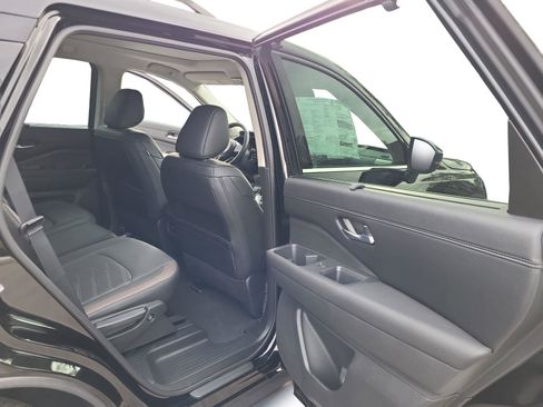 New 2025 Nissan Pathfinder Platinum w/ Black Appearance Package image 25