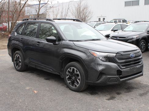 Used 2025 Subaru Forester image 3